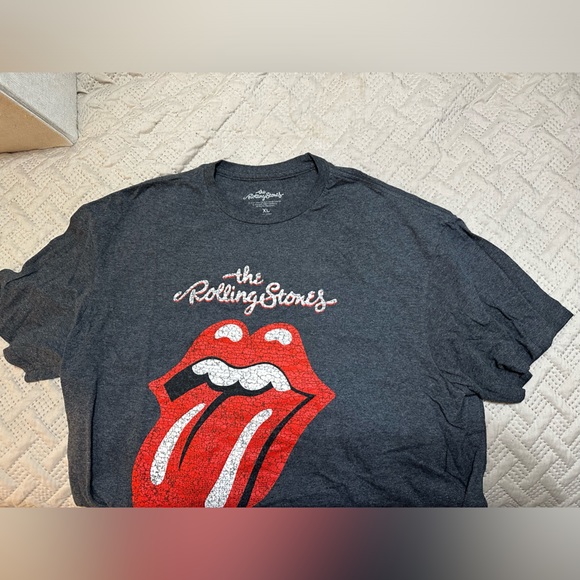 Graphic Tshirt - Picture 3 of 3